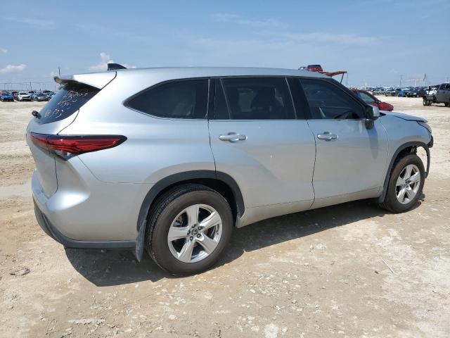 Photo 3 from auction – 2022 TOYOTA HIGHLANDER with VIN 5TDZZRAH1NS557591