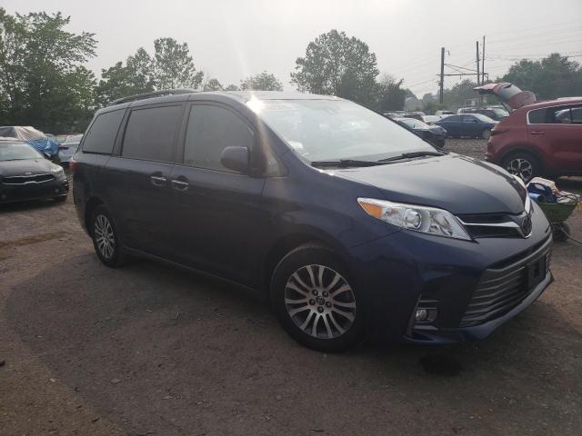 Photo 4 from auction – 2018 TOYOTA SIENNA XLE with VIN 5TDYZ3DC2JS922881