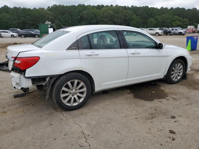 Photo 3 from auction – 2014 CHRYSLER 200 TOURIN with VIN 1C3CCBBB0EN119874