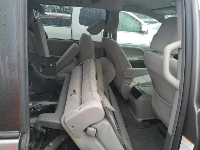 Photo 10 from auction – 2018 TOYOTA SIENNA LE with VIN 5TDKZ3DC8JS952070