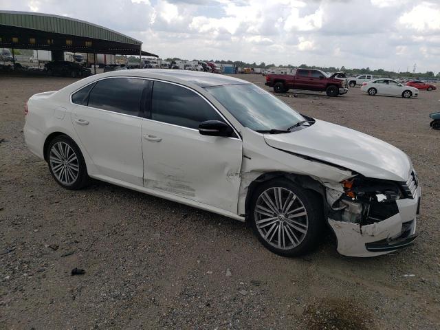 Photo 4 from auction – 2015 VOLKSWAGEN PASSAT SE with VIN 1VWBS7A38FC009957