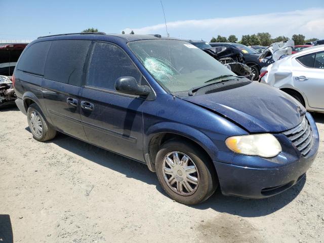 Photo 4 from auction – 2005 CHRYSLER TOWN & COU with VIN 2C4GP44R65R459895