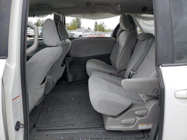 Photo 11 from auction – 2016 TOYOTA SIENNA LE with VIN 5TDKK3DC5GS695754