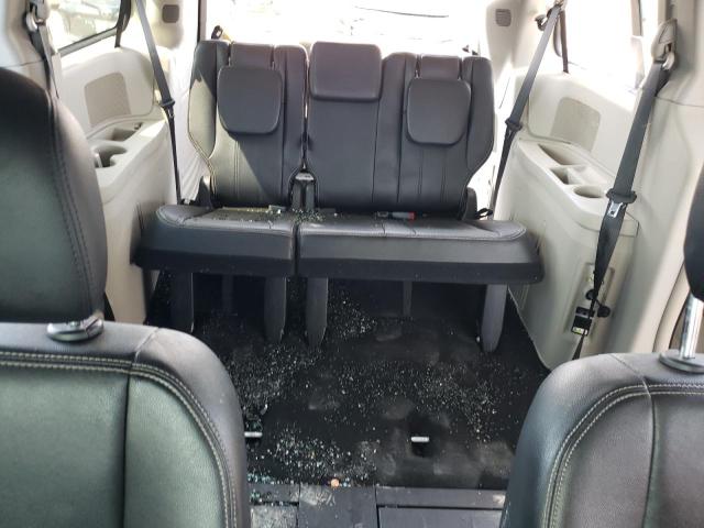 Photo 10 from auction – 2014 CHRYSLER TOWN & COU with VIN 2C4RC1BGXER358699