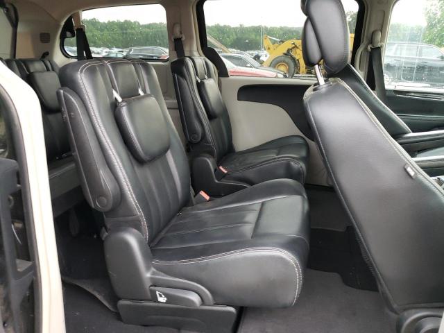 Photo 11 from auction – 2014 CHRYSLER TOWN & COU with VIN 2C4RC1BGXER124448