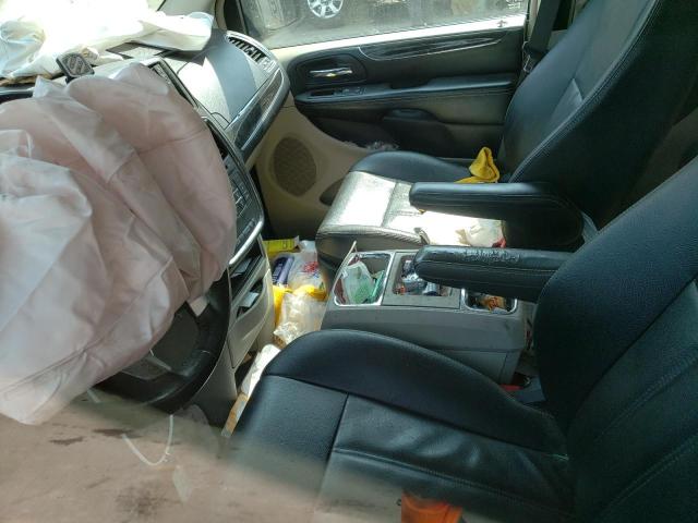 Photo 8 from auction – 2015 CHRYSLER TOWN & COU with VIN 2C4RC1BG4FR595870