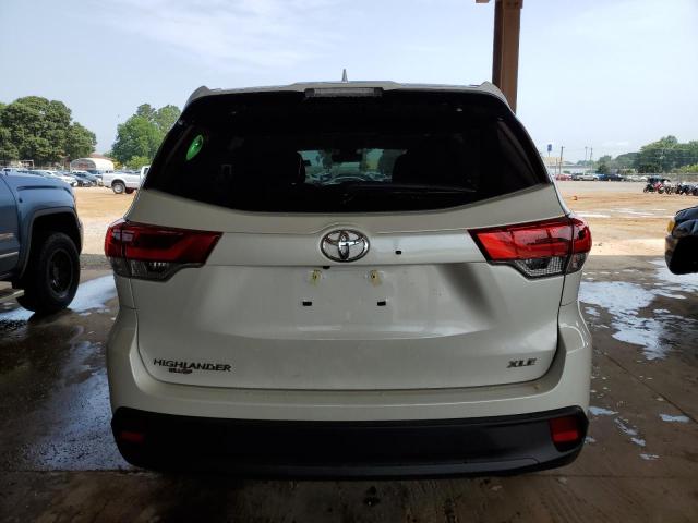 Photo 6 from auction – 2019 TOYOTA HIGHLANDER with VIN 5TDKZRFH2KS552213