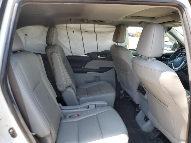 Photo 11 from auction – 2018 TOYOTA HIGHLANDER with VIN 5TDKZRFH6JS264032