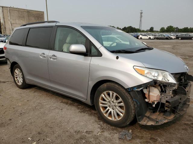 Photo 4 from auction – 2014 TOYOTA SIENNA XLE with VIN 5TDYK3DC4ES450113