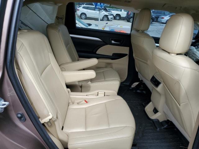 Photo 11 from auction – 2018 TOYOTA HIGHLANDER with VIN 5TDKZRFH8JS269622