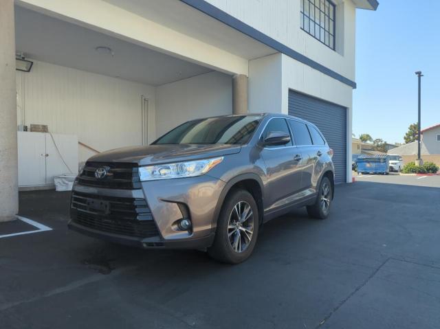 Photo 2 from auction – 2018 TOYOTA HIGHLANDER with VIN 5TDZARFH8JS037947