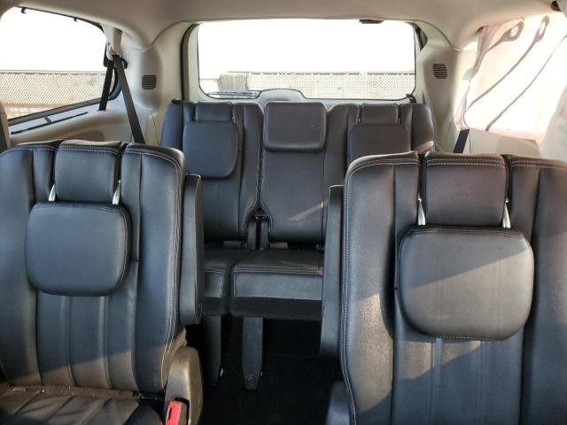 Photo 10 from auction – 2015 CHRYSLER TOWN & COU with VIN 2C4RC1BG3FR505155