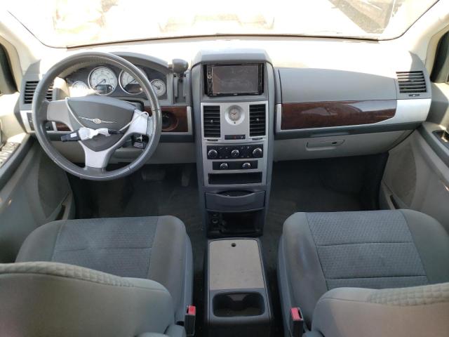 Photo 8 from auction – 2010 CHRYSLER TOWN & COU with VIN 2A4RR5D1XAR359077