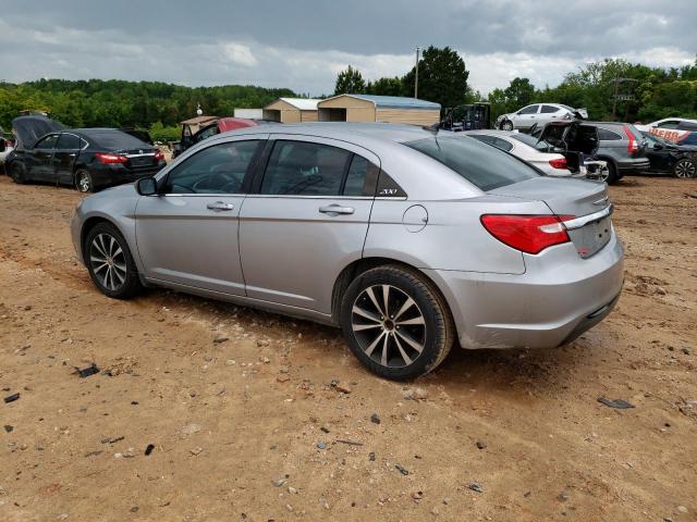 Photo 2 from auction – 2013 CHRYSLER 200 LIMITE with VIN 1C3CCBCG2DN510503