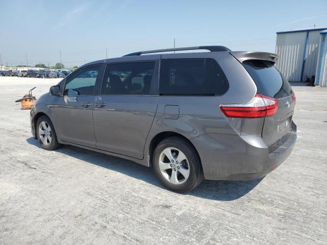 Photo 2 from auction – 2017 TOYOTA SIENNA LE with VIN 5TDKZ3DC5HS889908