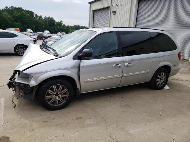 CHRYSLER TOWN & COU 2005 with VIN 2C4GP54L65R386089 - Photo from auction
