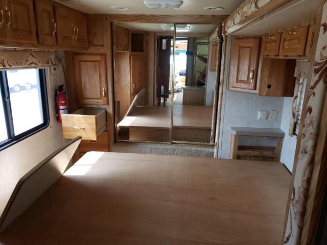 Photo 6 from auction – 2001 HOLR MOTORHOME with VIN 1RF12041012013735