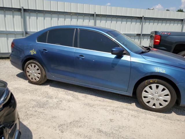 Photo 4 from auction – 2017 VOLKSWAGEN JETTA S with VIN 3VW2B7AJ3HM239874