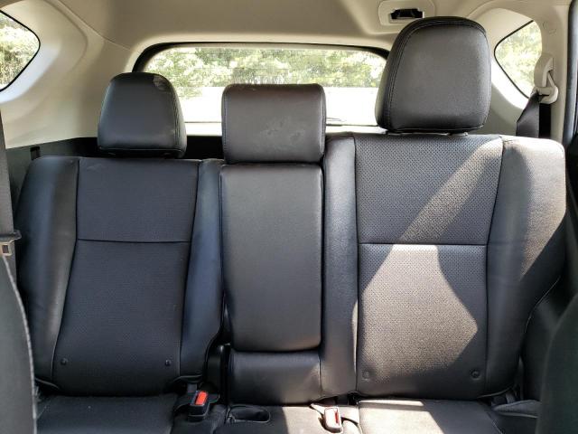 Photo 10 from auction – 2018 TOYOTA RAV4 with VIN JTMRFREV1JJ222315