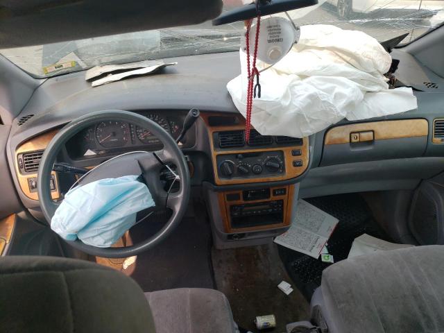 Photo 8 from auction – 1998 TOYOTA SIENNA LE with VIN 4T3ZF13C2WU044703