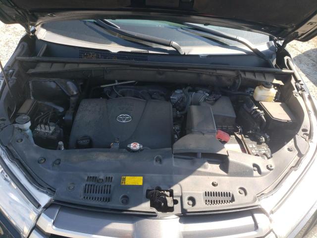 Photo 12 from auction – 2019 TOYOTA HIGHLANDER with VIN 5TDKZRFH0KS553666