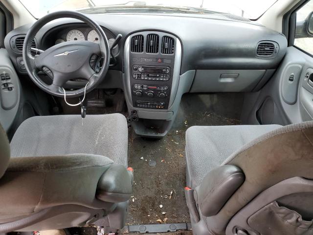 Photo 8 from auction – 2005 CHRYSLER TOWN & COU with VIN 2C4GP54L25R600852