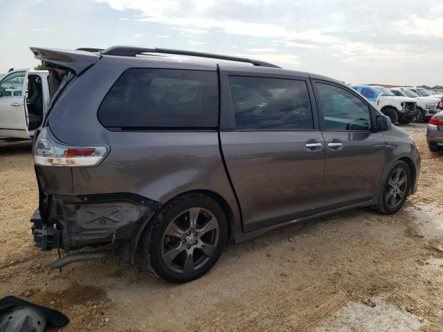 Photo 3 from auction – 2017 TOYOTA SIENNA SE with VIN 5TDXZ3DC0HS837706