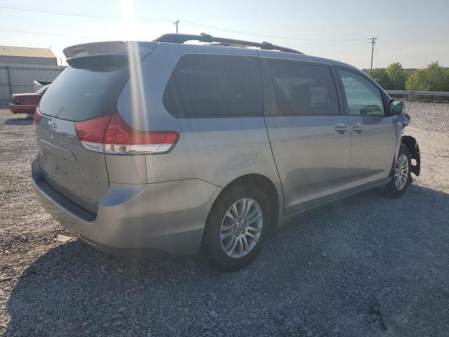 Photo 3 from auction – 2012 TOYOTA SIENNA XLE with VIN 5TDYK3DC8CS198637