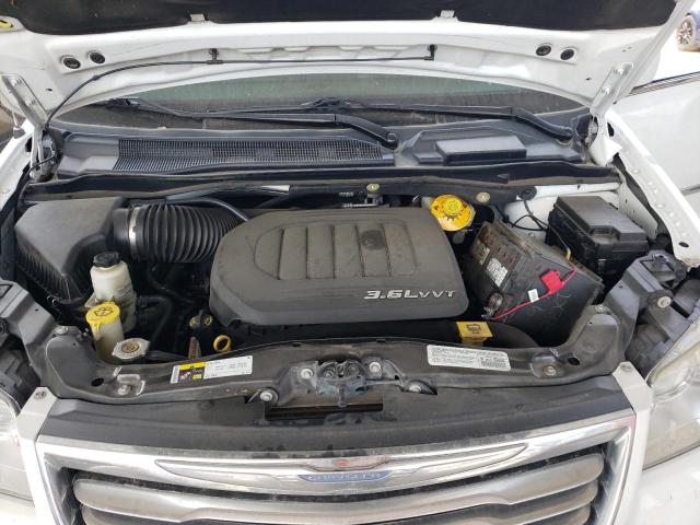 Photo 12 from auction – 2014 CHRYSLER TOWN & COU with VIN 2C4RC1BGXER358699