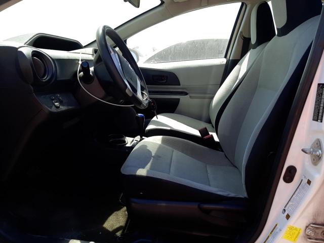 Photo 7 from auction – 2013 TOYOTA PRIUS C with VIN JTDKDTB30D1038057