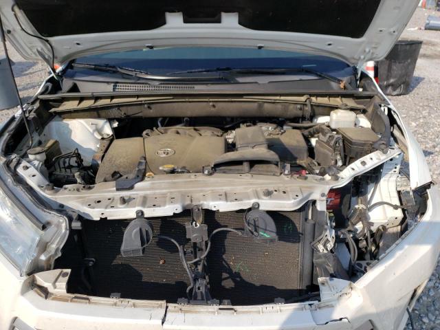 Photo 12 from auction – 2017 TOYOTA HIGHLANDER with VIN 5TDKZRFH4HS200422
