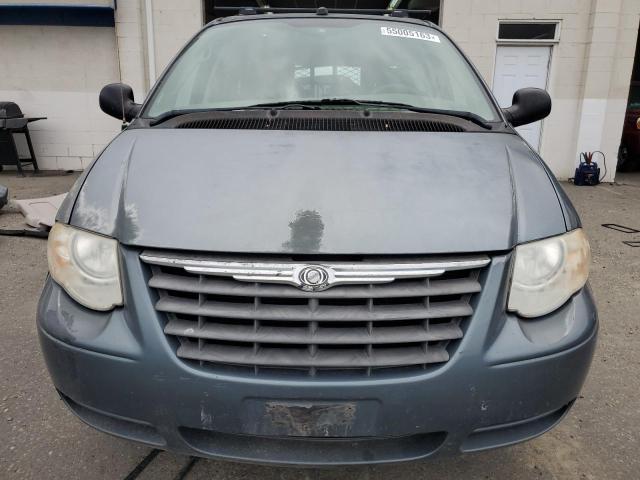 Photo 5 from auction – 2005 CHRYSLER TOWN & COU with VIN 2C4GP44R05R553982