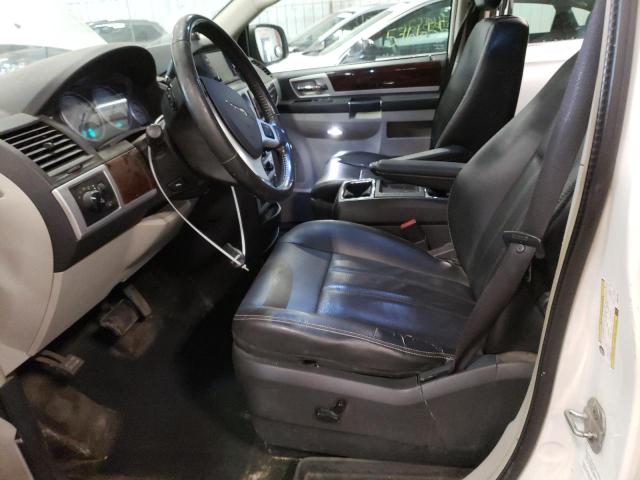 Photo 7 from auction – 2010 CHRYSLER TOWN & COU with VIN 2A4RR8D10AR381087