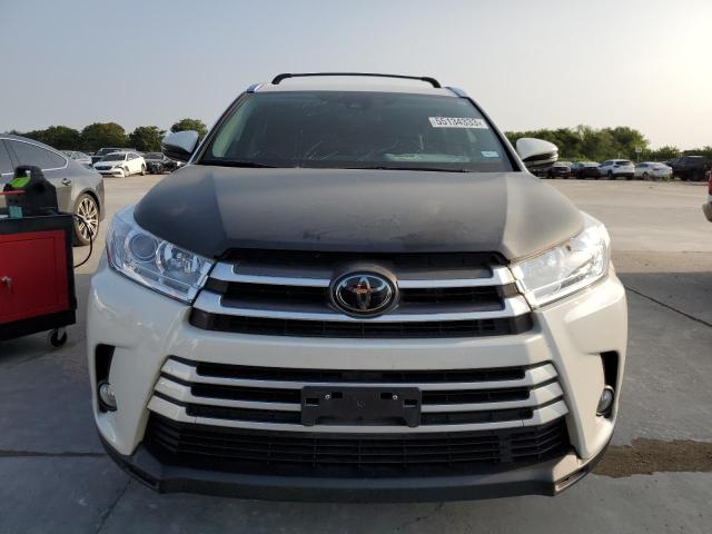 Photo 5 from auction – 2018 TOYOTA HIGHLANDER with VIN 5TDKZRFH9JS542082