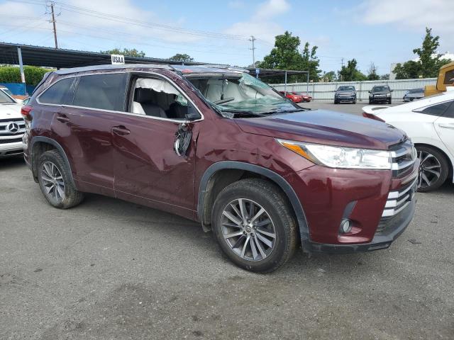 Photo 4 from auction – 2017 TOYOTA HIGHLANDER with VIN 5TDJZRFHXHS478382