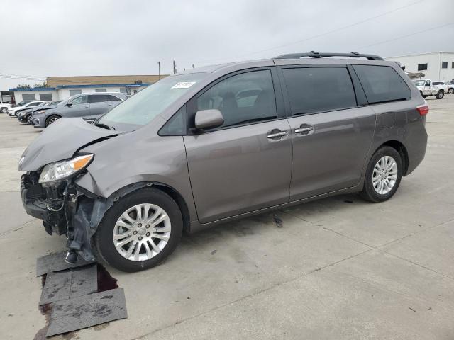 TOYOTA SIENNA XLE 2017 with VIN 5TDYZ3DC0HS803446 - Photo from auction