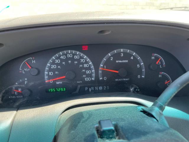 Photo 8 from auction – 2000 FORD F150 with VIN 1FTRX17W5YNC17576