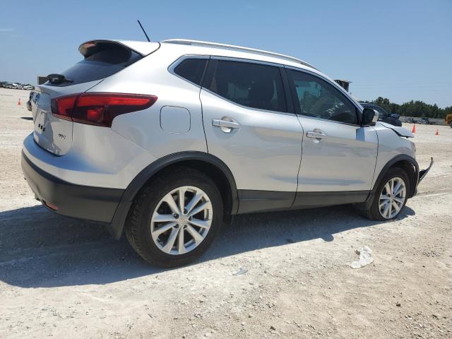 Photo 3 from auction – 2017 NISSAN ROGUE with VIN JN1BJ1CP0HW025299