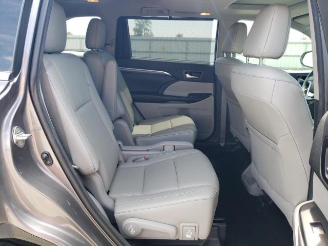 Photo 11 from auction – 2017 TOYOTA HIGHLANDER with VIN 5TDDZRFH8HS464073