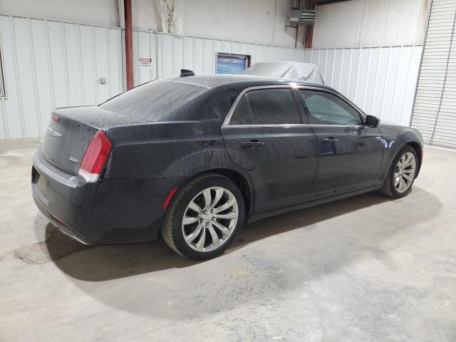 Photo 3 from auction – 2017 CHRYSLER 300 LIMITE with VIN 2C3CCAAG9HH580155