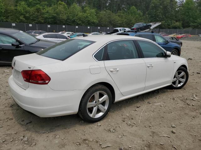 Photo 3 from auction – 2015 VOLKSWAGEN PASSAT S with VIN 1VWAT7A38FC101868