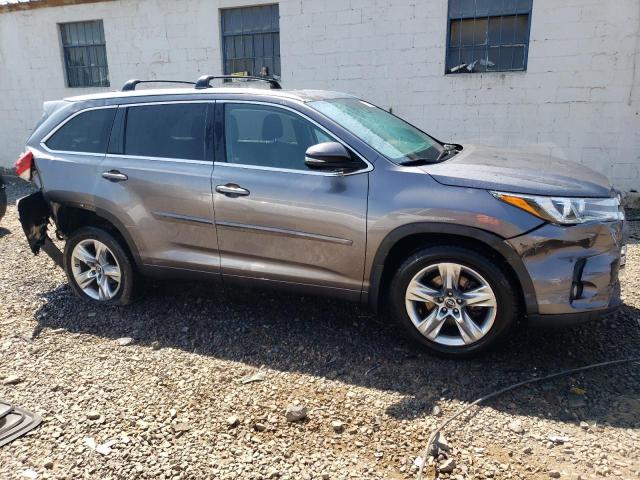 Photo 4 from auction – 2018 TOYOTA HIGHLANDER with VIN 5TDDZRFH6JS900263
