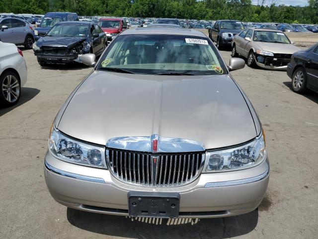 Photo 5 from auction – 2002 LINCOLN TOWN CAR with VIN 1LNHM82W32Y637732