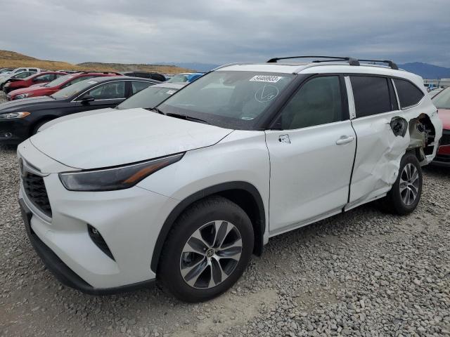 TOYOTA HIGHLANDER 2022 with VIN 5TDHZRBH0NS244798 - Photo from auction