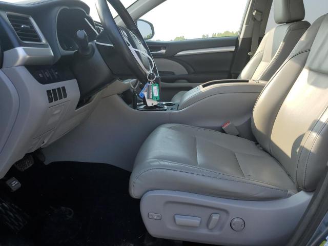 Photo 7 from auction – 2017 TOYOTA HIGHLANDER with VIN 5TDKZRFH3HS519701
