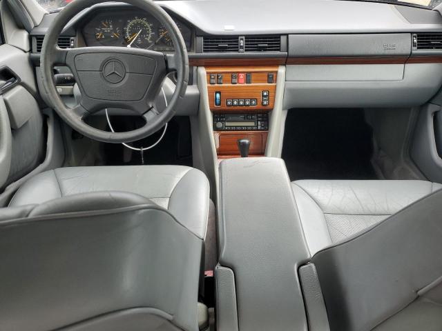 Photo 8 from auction – 1995 MERCEDES-BENZ E 320 BASE with VIN WDBEA32E0SC165625