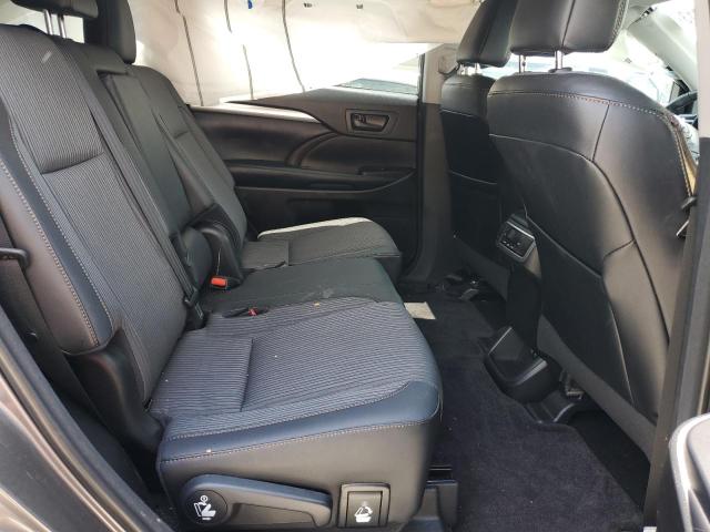 Photo 11 from auction – 2018 TOYOTA HIGHLANDER with VIN 5TDZZRFH6JS278740