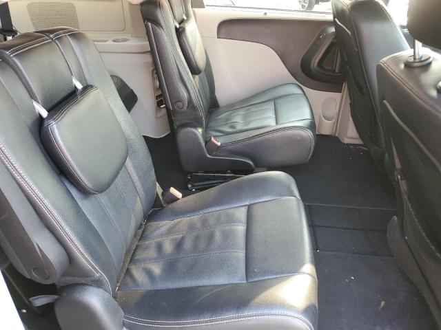 Photo 11 from auction – 2015 CHRYSLER TOWN & COU with VIN 2C4RC1BG3FR505155
