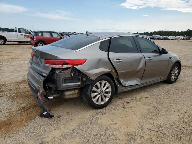 Photo 3 from auction – 2018 KIA OPTIMA LX with VIN 5XXGT4L39JG267396