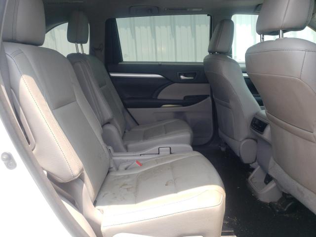 Photo 11 from auction – 2017 TOYOTA HIGHLANDER with VIN 5TDKZRFH4HS200422